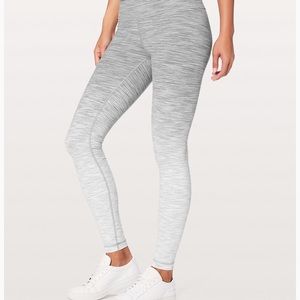 Wunder Under High-Rise Tight 28" 
Ombre legging